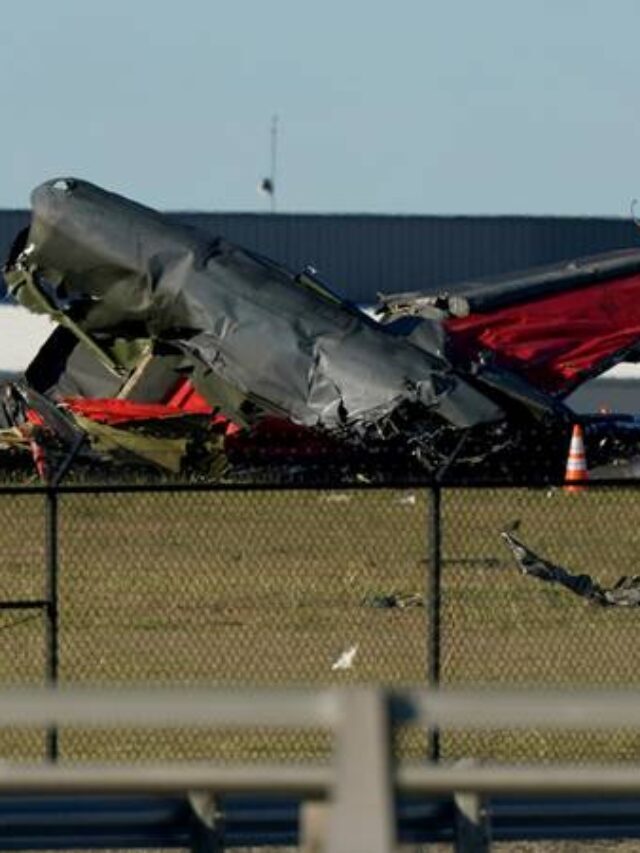 Dallas air show Plane crash Two historic WWII planes collide in mid-air